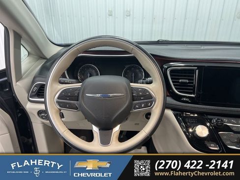 Used 2020 Chrysler Pacifica Limited w/ Tire & Wheel Group image 22