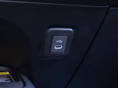 Used 2025 Toyota Corolla LE image 33