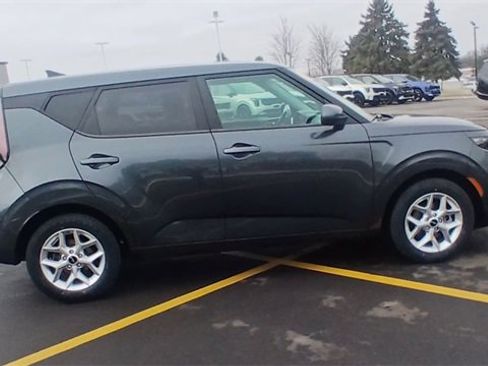 Certified 2023 Kia Soul LX w/ LX Technology Package image 3