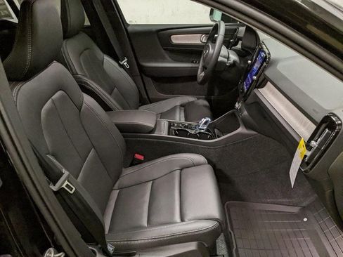 New 2026 Volvo XC40 B5 Ultra w/ Protection Package Premier image 22