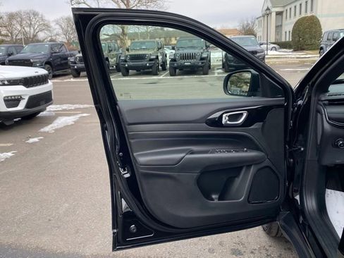 New 2026 Jeep Compass Latitude image 20