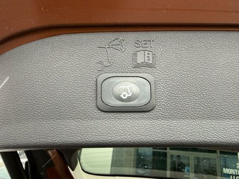 Used 2017 Ford Escape Titanium image 39