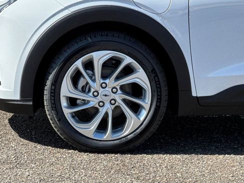 New 2027 Chevrolet Bolt LT image 25