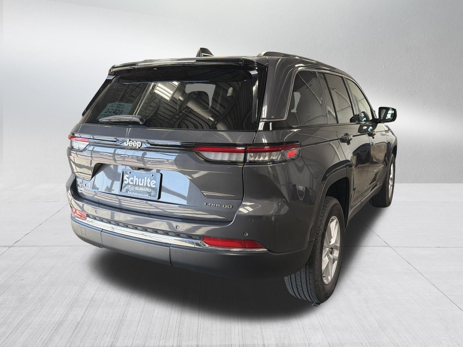 Used 2023 Jeep Grand Cherokee Laredo AWD/4WD image 7