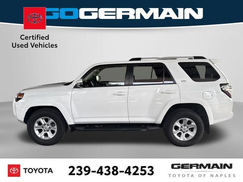 Used 2024 Toyota 4Runner SR5 Premium w/ Moonroof Package RWD image 2