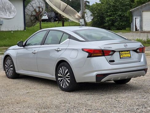 Used 2024 Nissan Altima 2.5 SV FWD image 6