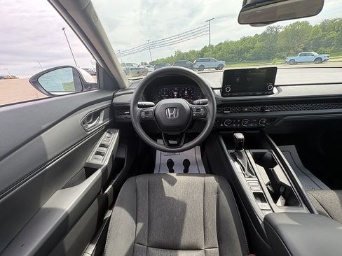 Used 2024 Honda Accord EX image 22