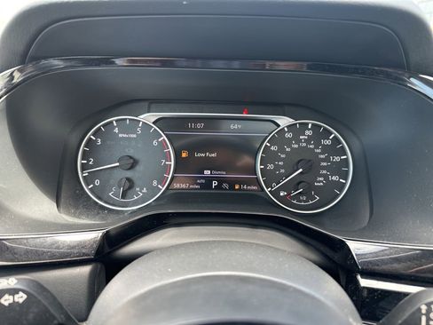 Used 2022 Nissan Pathfinder SL AWD/4WD image 31