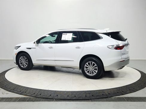 Used 2024 Buick Enclave Premium image 5