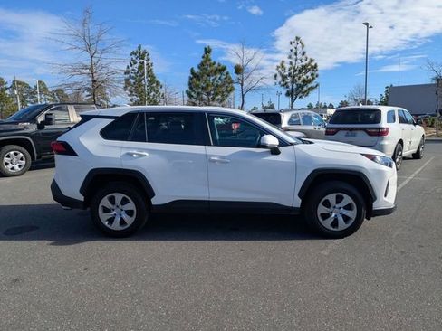 Used 2022 Toyota RAV4 LE image 2