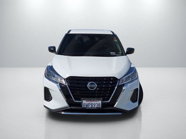 Used 2021 Nissan Kicks S FWD image 2