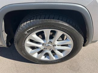 Used 2017 Jeep Grand Cherokee Limited w/ Luxury Group II RWD video 1