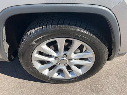 Used 2017 Jeep Grand Cherokee Limited w/ Luxury Group II