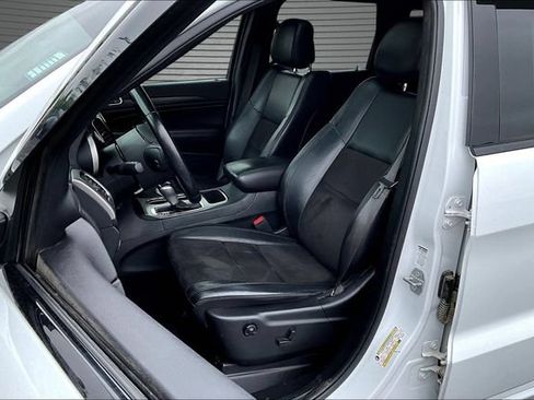 Used 2020 Jeep Grand Cherokee Altitude AWD/4WD image 21