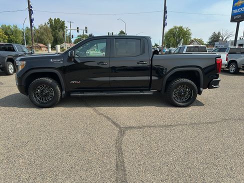 Used 2020 GMC Sierra 1500 AT4 w/ AT4 Premium Package AWD/4WD image 2