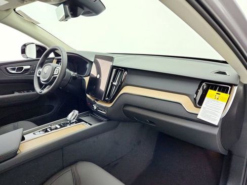 New 2026 Volvo XC60 B5 Plus w/ Climate Package image 17