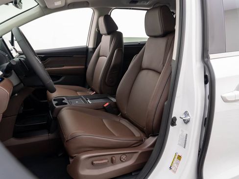 New 2026 Honda Odyssey Touring image 16