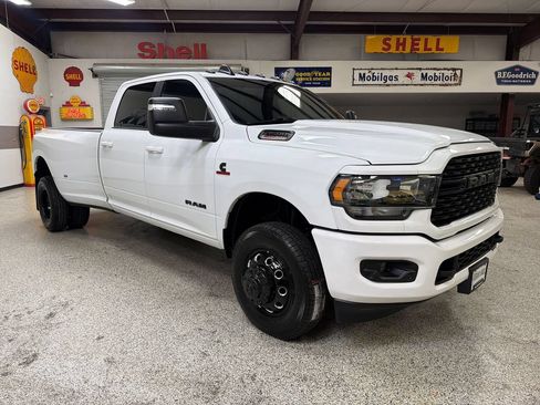 Used 2024 RAM 3500 Big Horn w/ Night Edition AWD/4WD image 11