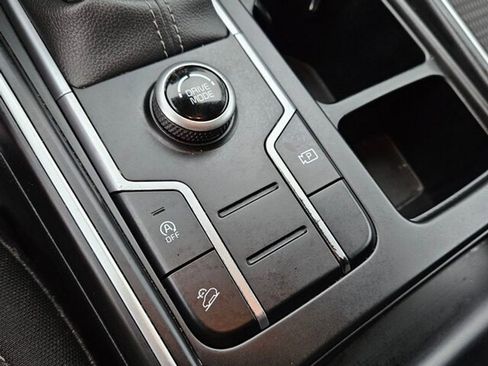 Used 2023 Kia Sorento LX image 24