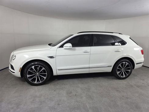 Used 2019 Bentley Bentayga image 7