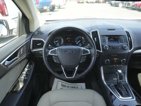 Used 2015 Ford Edge SEL image 21