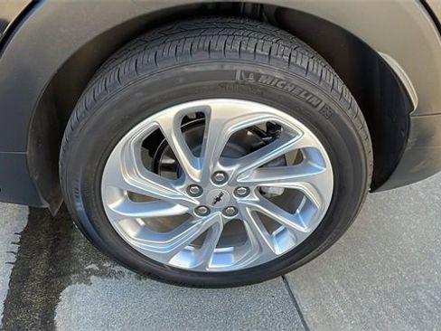 Used 2023 Chevrolet Bolt EUV LT w/ Comfort Package image 29