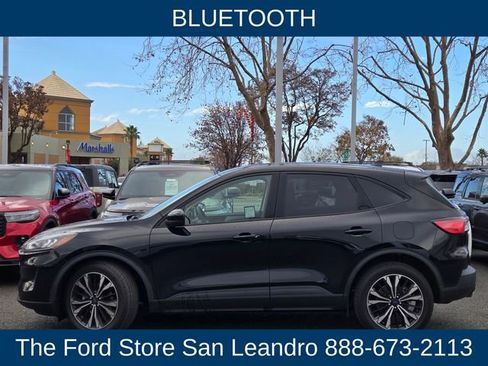 Certified 2022 Ford Escape SE w/ SE Sport Appearance Package image 6