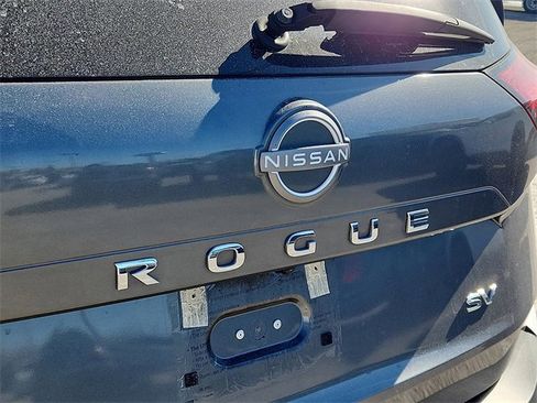 Used 2023 Nissan Rogue SV image 18