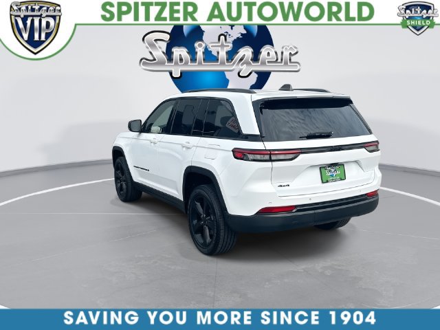 Used 2023 Jeep Grand Cherokee Altitude AWD/4WD image 7