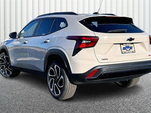 New 2026 Chevrolet Trax RS w/ Sunroof Package image 8