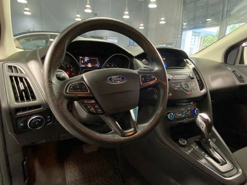 Used 2015 Ford Focus SE FWD image 18