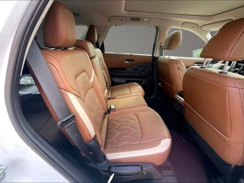 New 2026 Nissan Pathfinder Platinum w/ Cargo Package AWD/4WD image 10