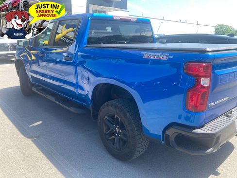 Used 2022 Chevrolet Silverado 1500 Custom Trail Boss AWD/4WD image 4