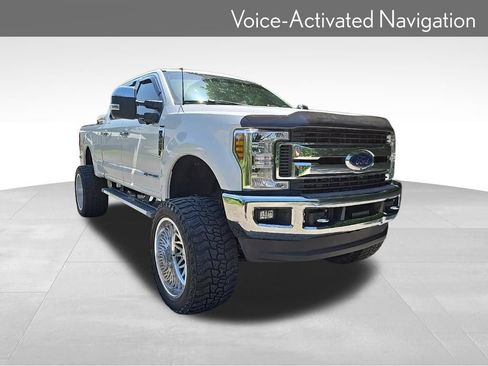 Used 2019 Ford F250 XLT w/ XLT Premium Package AWD/4WD image 9