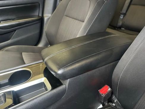Used 2024 Nissan Altima 2.5 SV FWD image 30