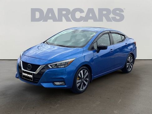 Used 2020 Nissan Versa SR image 3