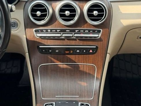 Used 2022 Mercedes-Benz GLC 300 4MATIC image 21