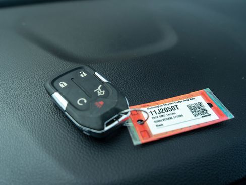 Used 2022 GMC Terrain SLT image 29