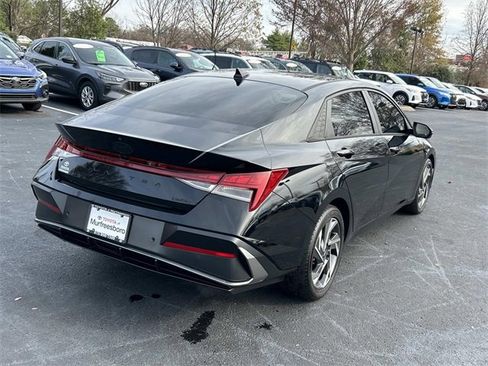 Used 2024 Hyundai Elantra Limited image 4