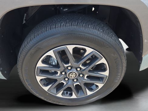 Certified 2025 Toyota Tundra Limited AWD/4WD image 33