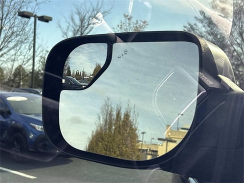 Used 2017 Nissan Titan PRO-4X image 16