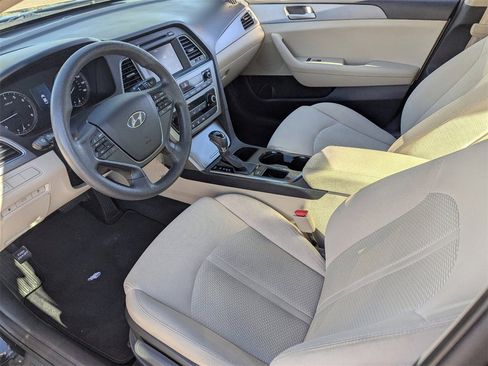 Used 2017 Hyundai Sonata SE w/ Cargo Package image 24
