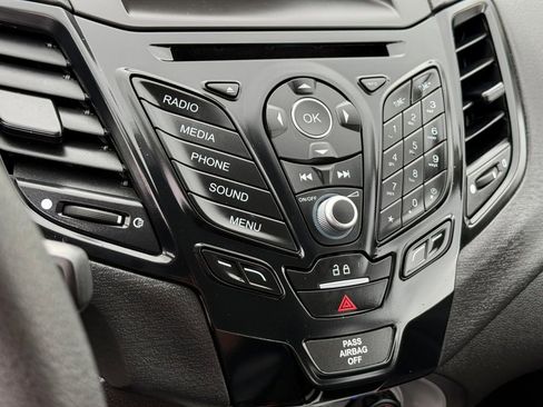 Used 2018 Ford Fiesta SE image 24