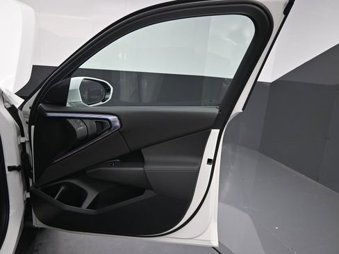 Used 2025 BMW X3 xDrive30i w/ Premium Package image 18