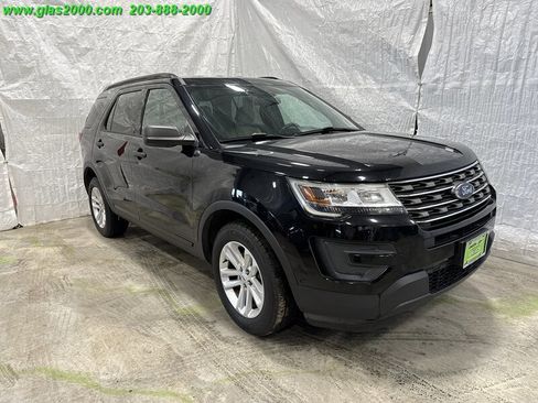Used 2017 Ford Explorer 4WD w/ Class II Trailer Tow Package image 2