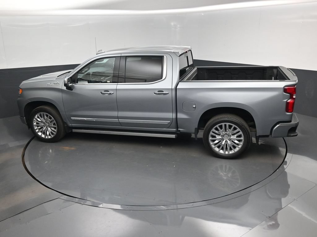 Used 2025 Chevrolet Silverado 1500 High Country w/ Technology Package AWD/4WD image 14