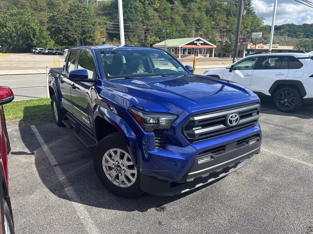 Used 2025 Toyota Tacoma SR5 AWD/4WD image 2
