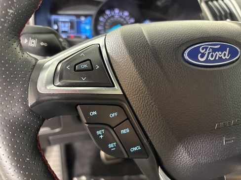 Used 2022 Ford Edge ST-Line image 17