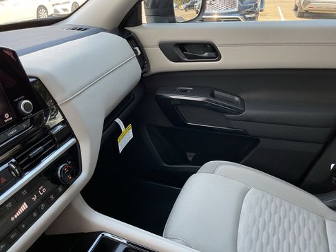 New 2025 Nissan Pathfinder SV w/ Black Appearance Package image 35