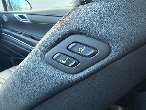 Used 2024 Genesis GV80 2.5T AWD/4WD image 24